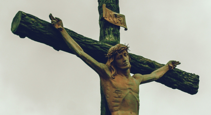 Jzust a keresztre szegezik