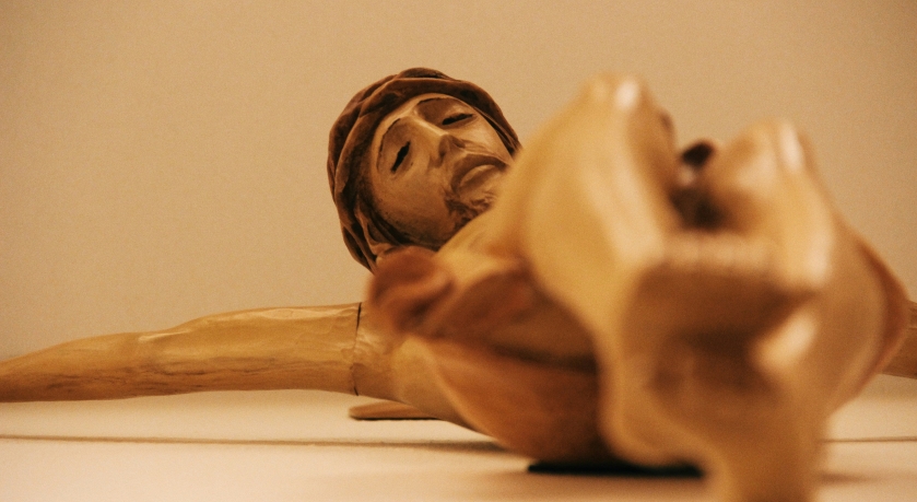 Jzus elesik a kereszttel